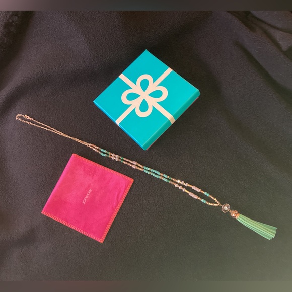 TURQUOISE SUEDE TASSLE AND BEADED NECKLACE - Picture 2 of 7